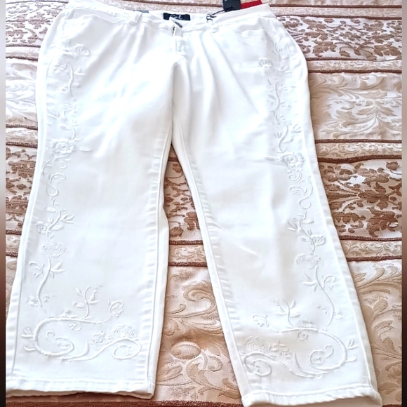 EARL JEANS SKINNY ANKLE EMBROIDERY ON LEG. 12 WHITE NWT - Picture 3 of 13